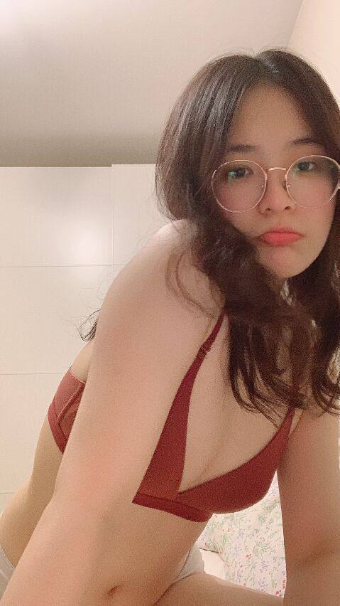 不怕反差婊有文化，就怕反差婊戴眼鏡 [118P]