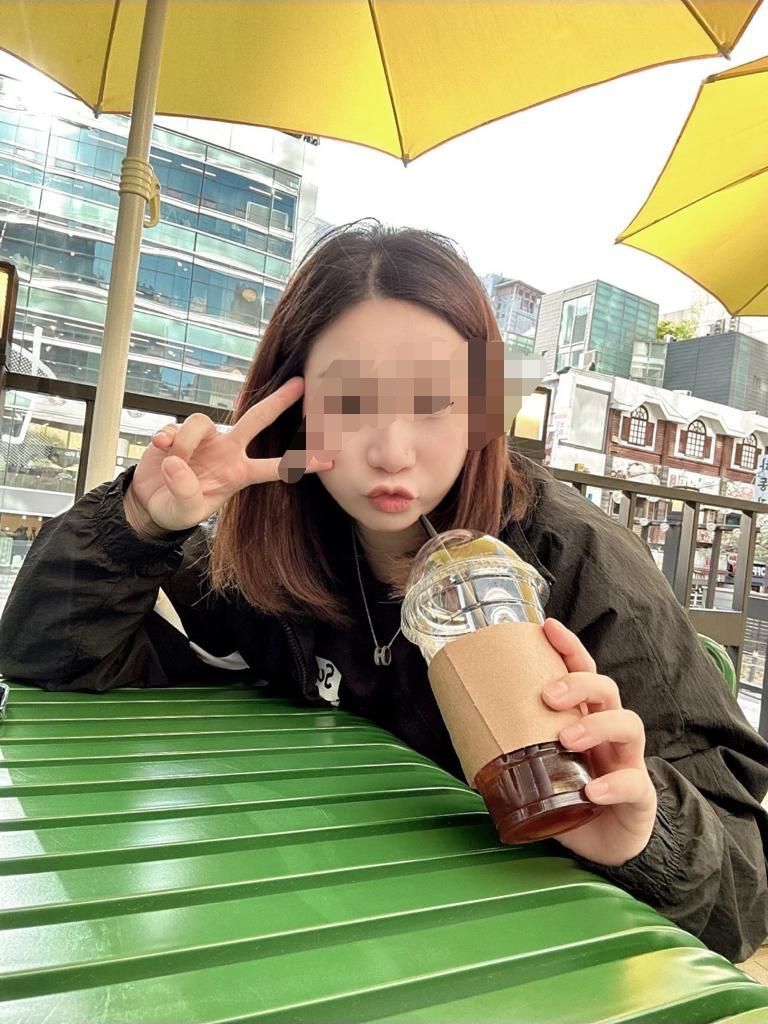 反差婊反差婊，人前人后反差懸殊，你愛我也愛 [35P]