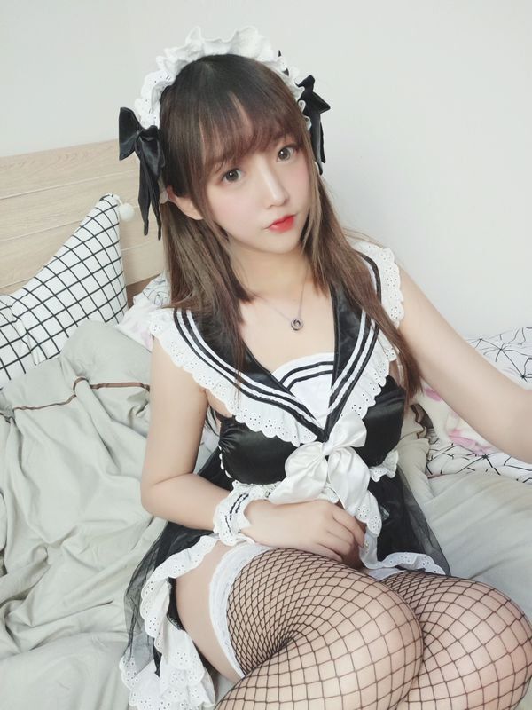 童顏巨乳絲襪美腿女仆裝