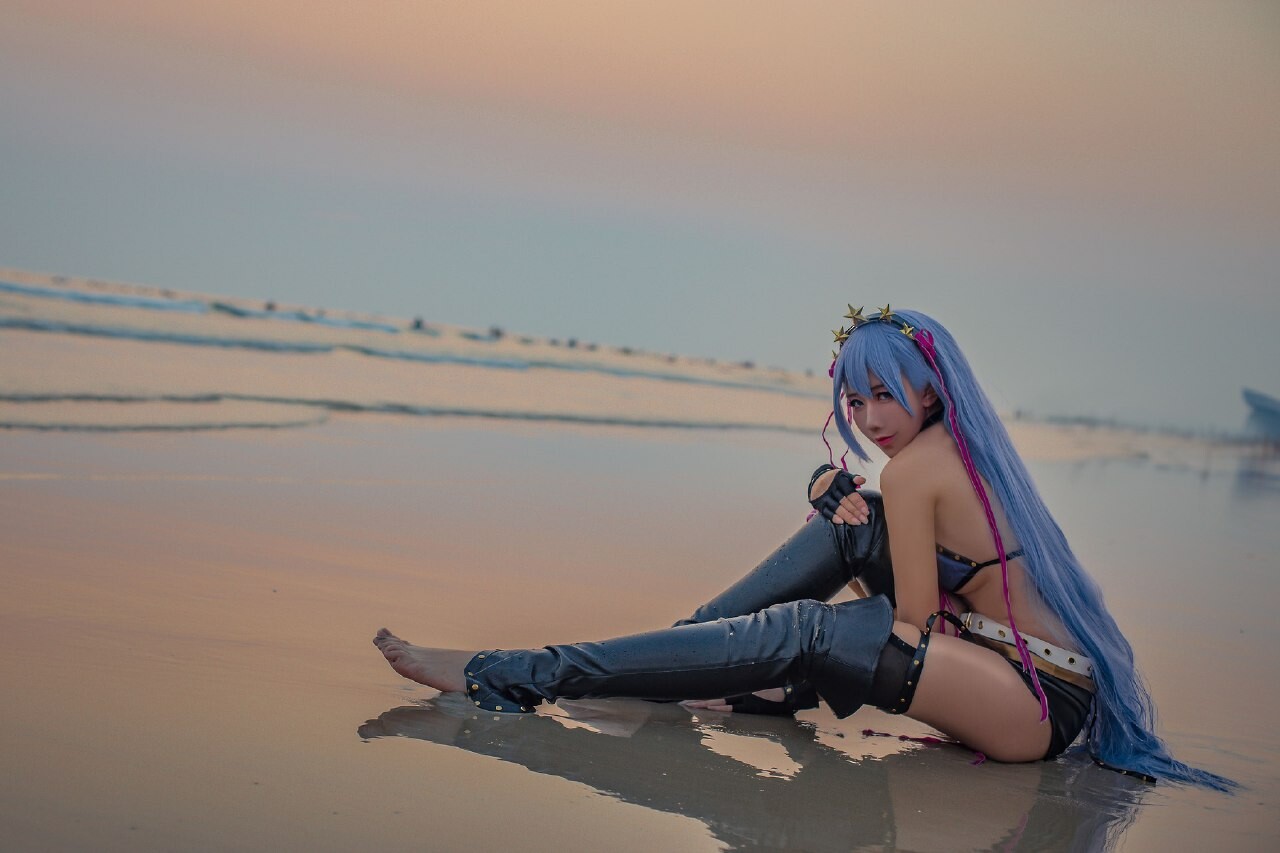 海邊比基尼