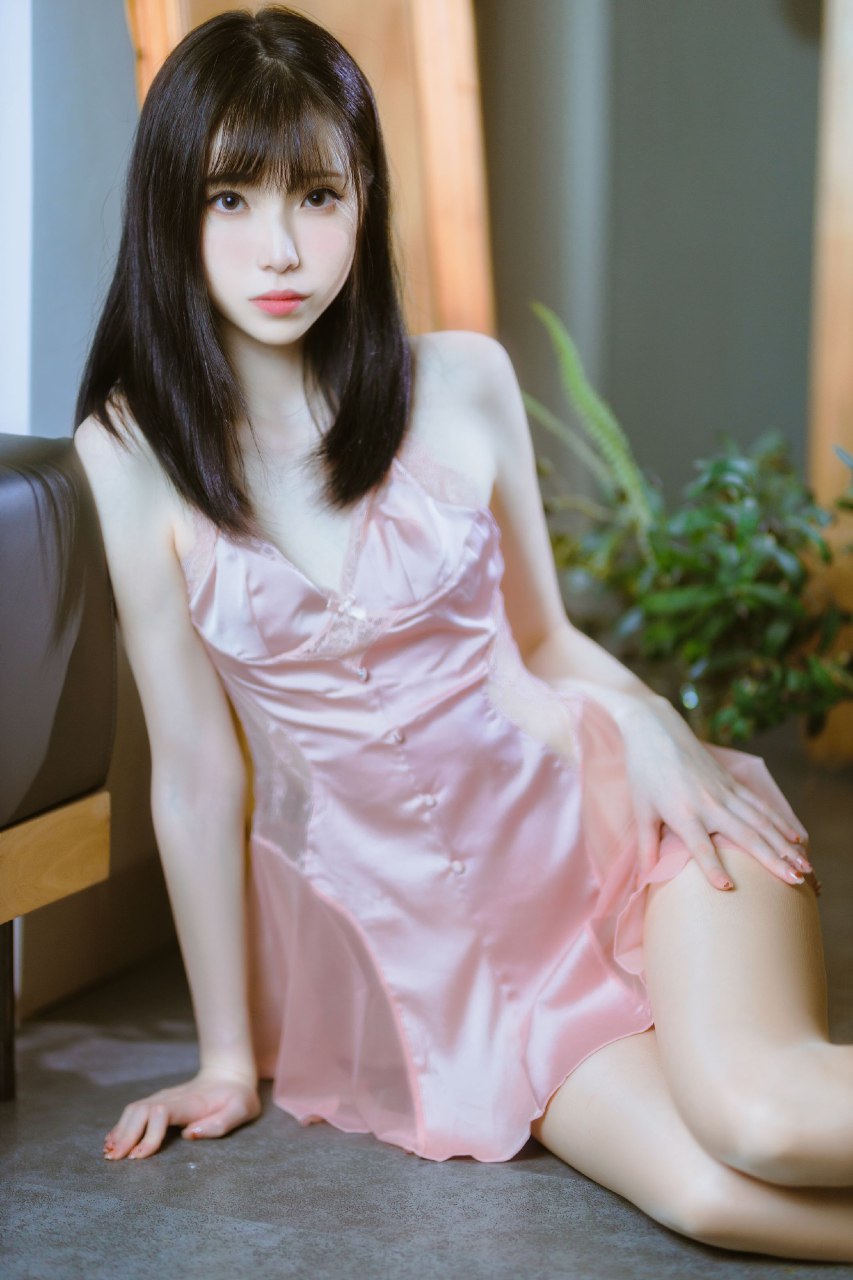 白嫩美腿柔美容顏