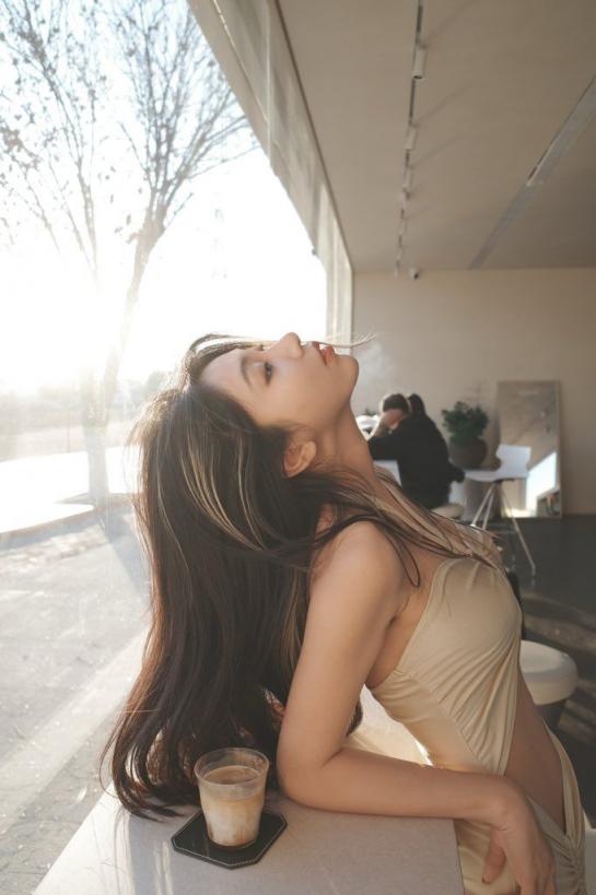 與眾不同的氣質(zhì)女神[28P]