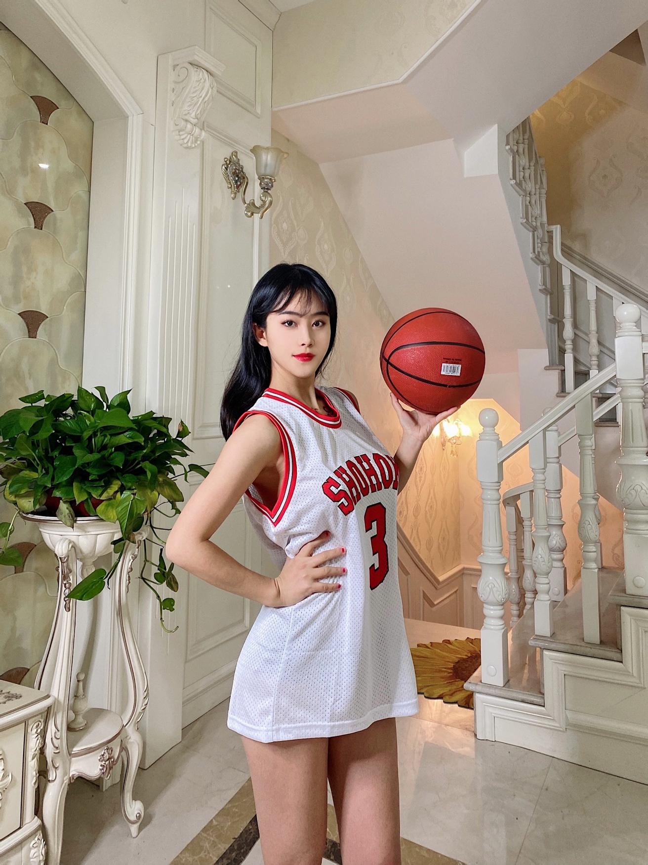 爆奶美女 [26P]