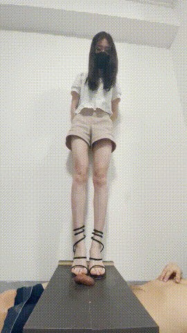 [戀足必入]怎么我一踩你就吐了？