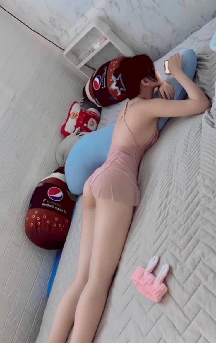 少婦若隱若現的誘惑