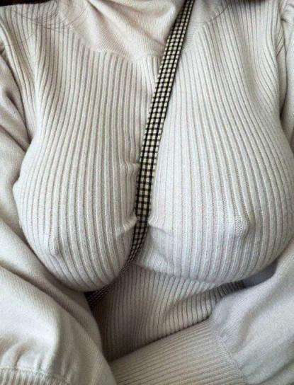 少婦若隱若現(xiàn)的誘惑