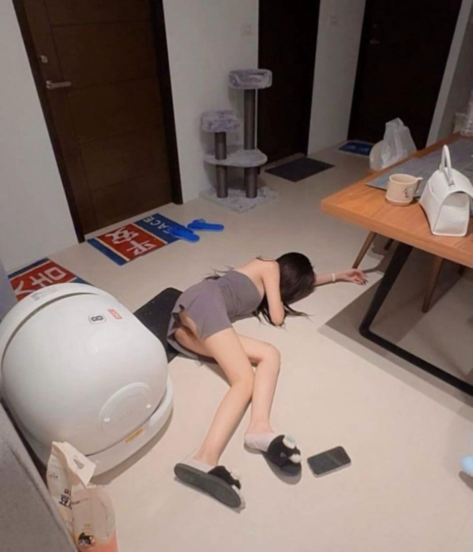 少婦若隱若現的誘惑