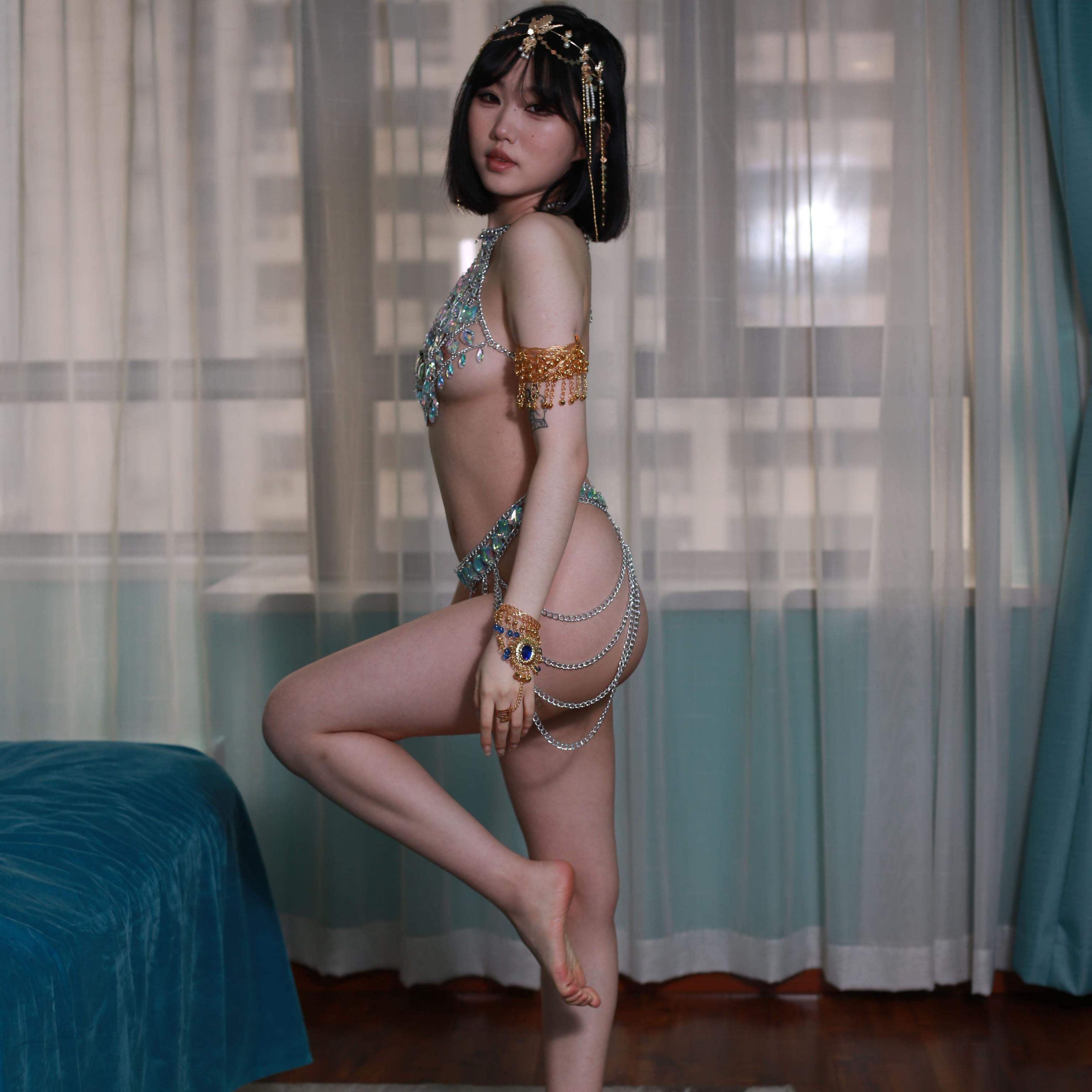 姑娘的裝扮讓人眼前一亮的感覺