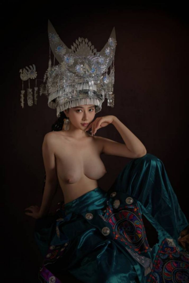苗族姑娘 [27P]