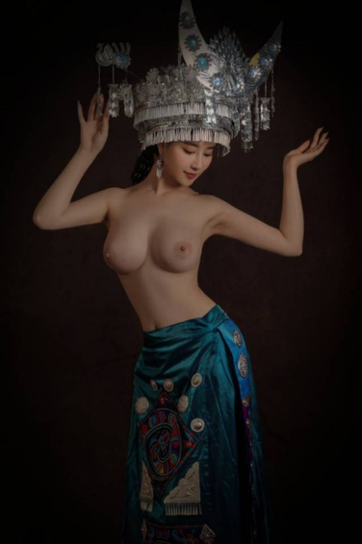 苗族姑娘 [27P]