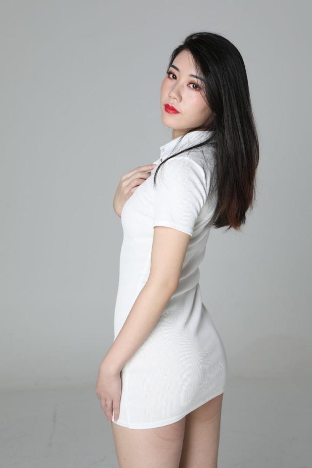 氣質挺不錯的白衣少婦