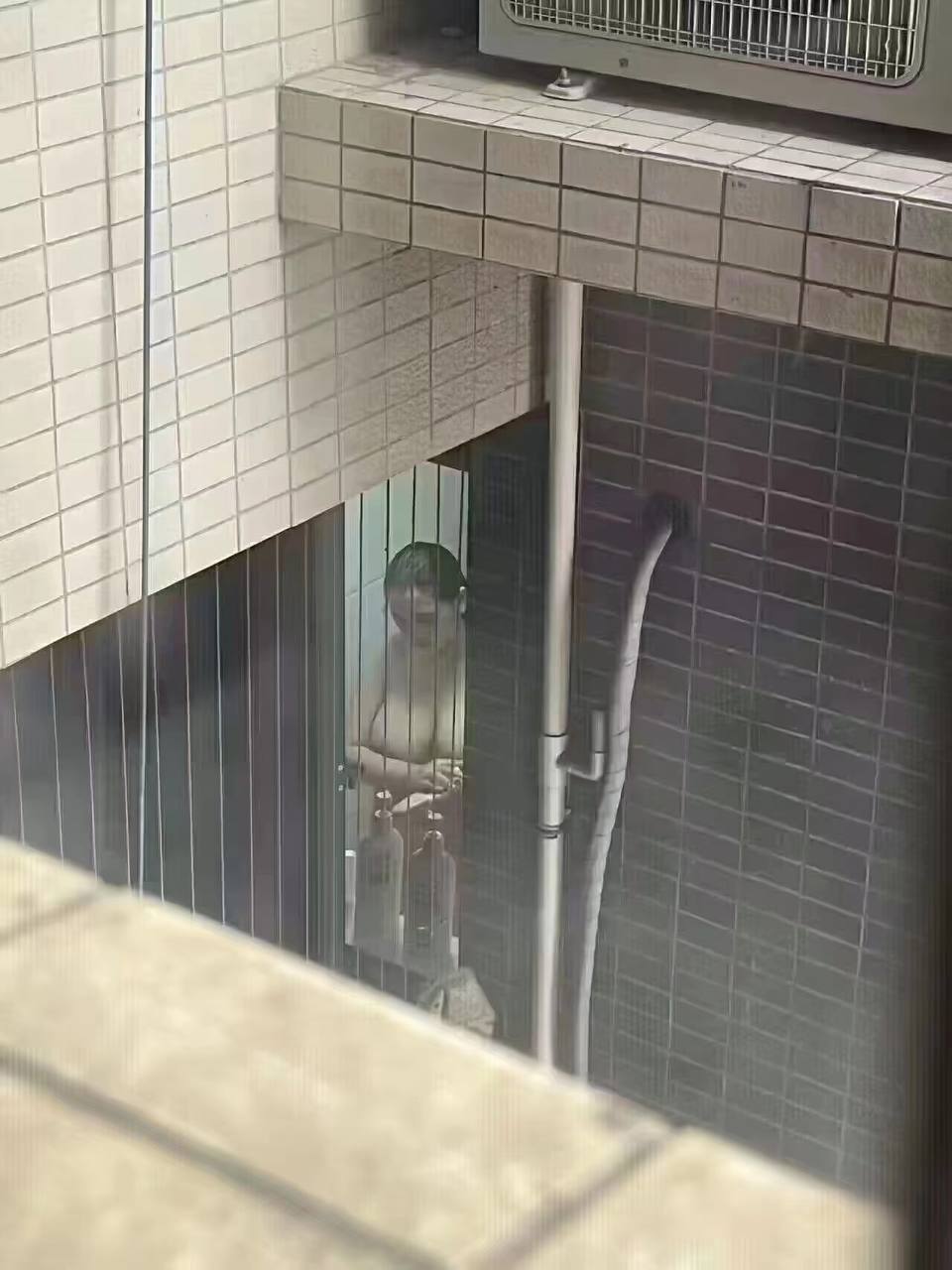 分享硬盤里珍藏的美乳美女