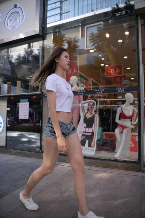 街拍齊逼短褲之若隱若現