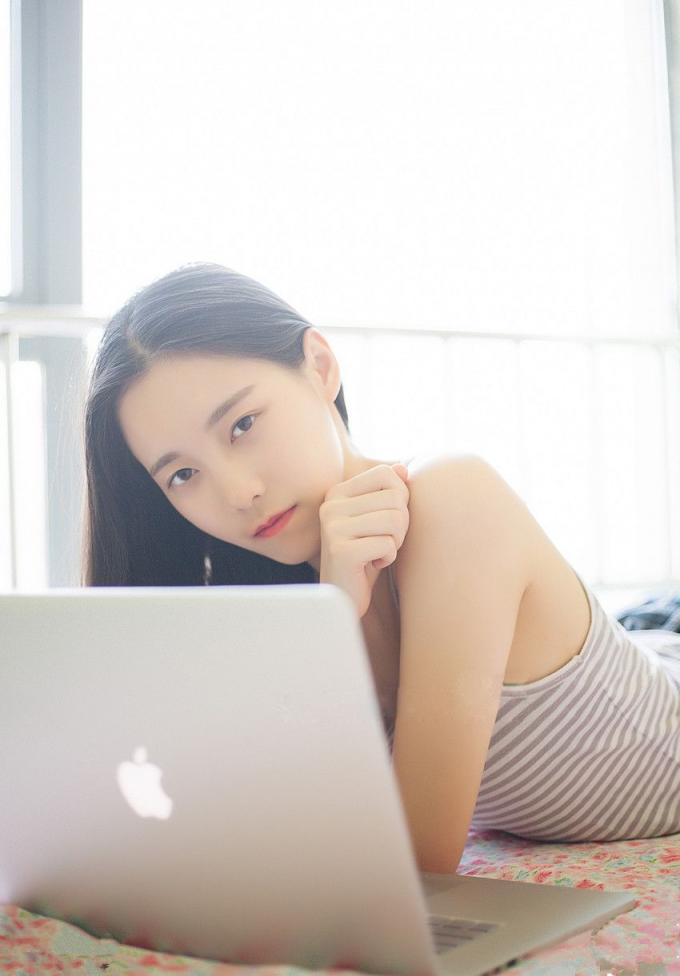妹子你脫光光了