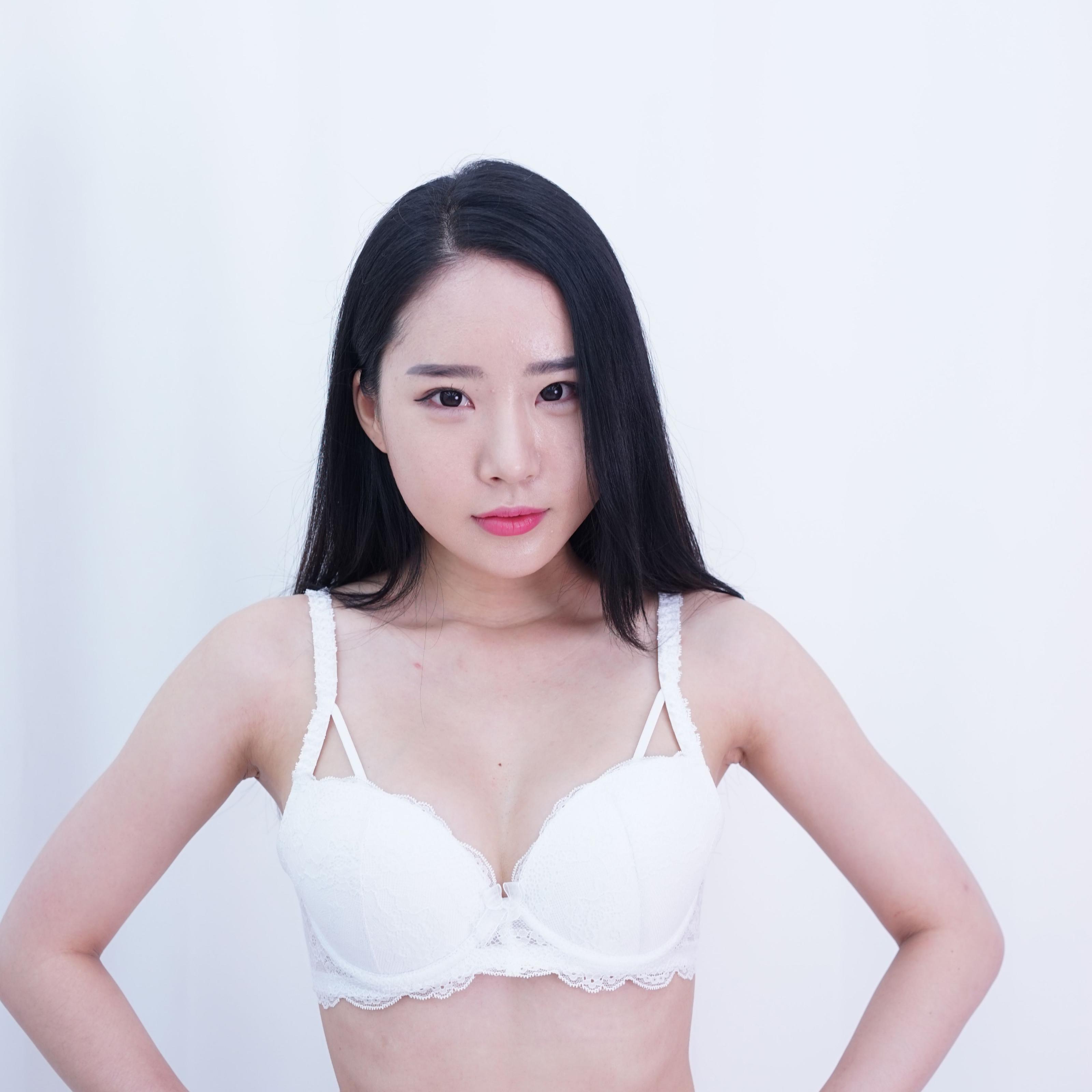 紅內(nèi)褲少婦身材太棒了[58P]