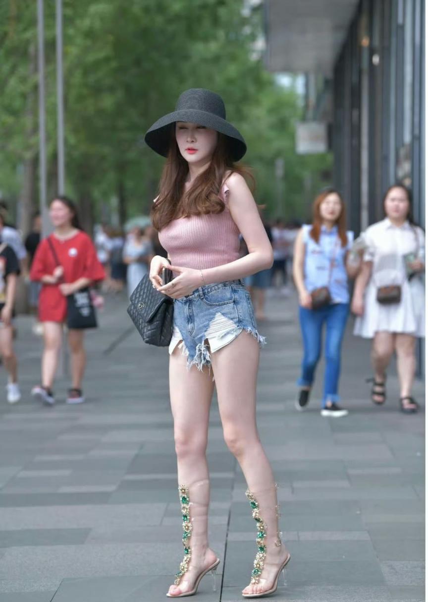 齊逼短褲的誘惑