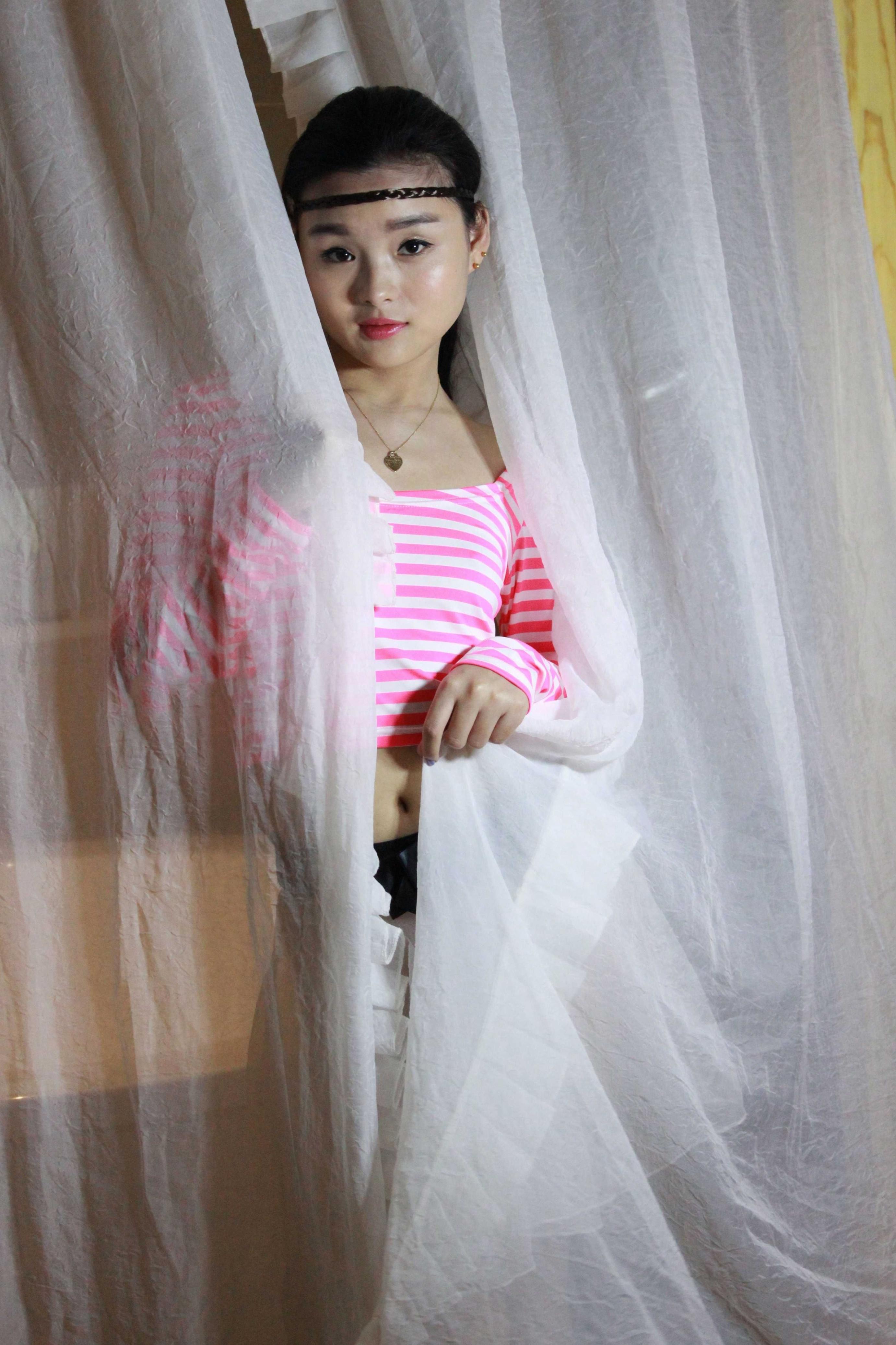 這小少婦感覺還挺不錯的
