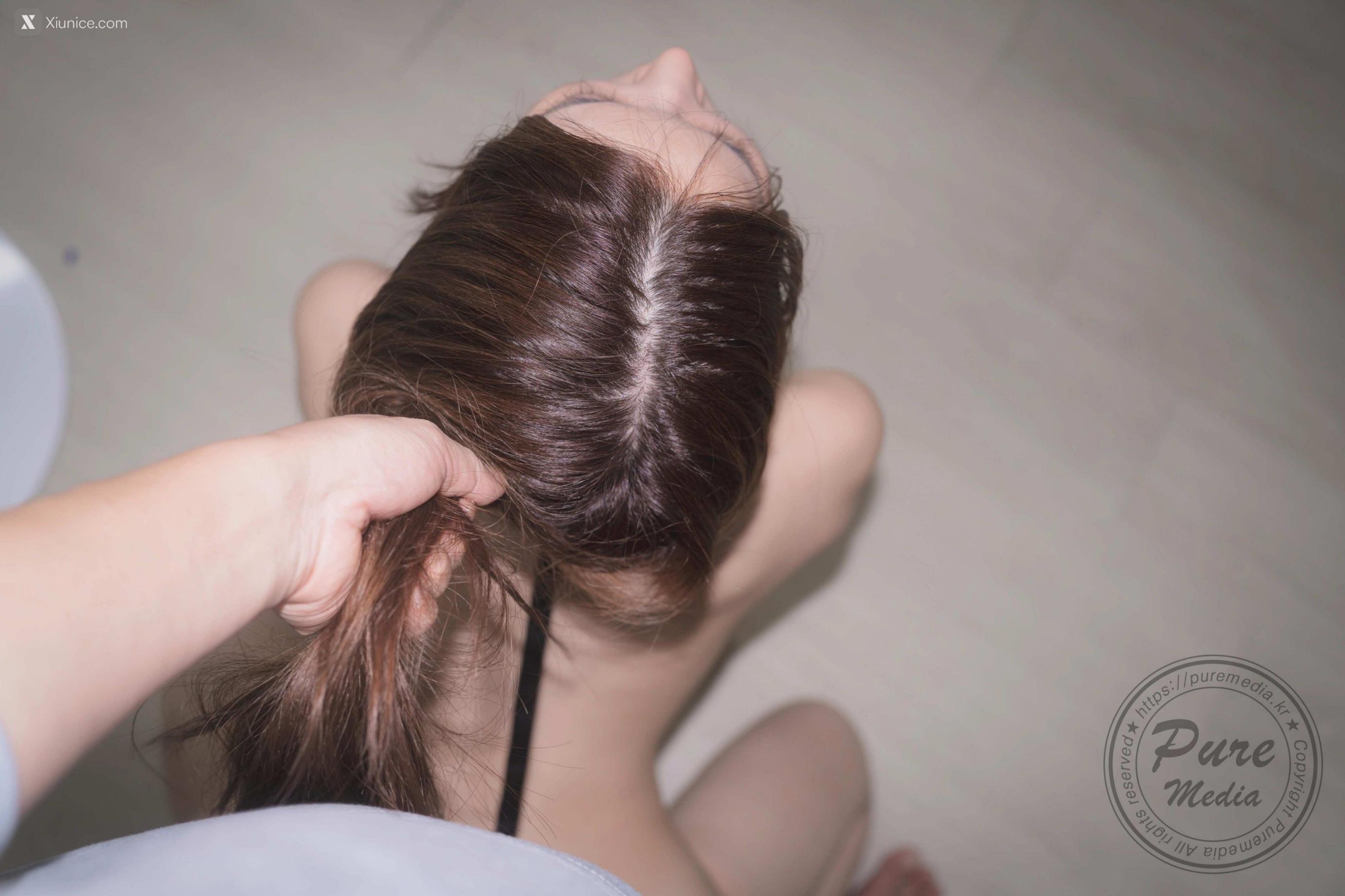 最近很火的含著內褲的女孩Yeha套圖
