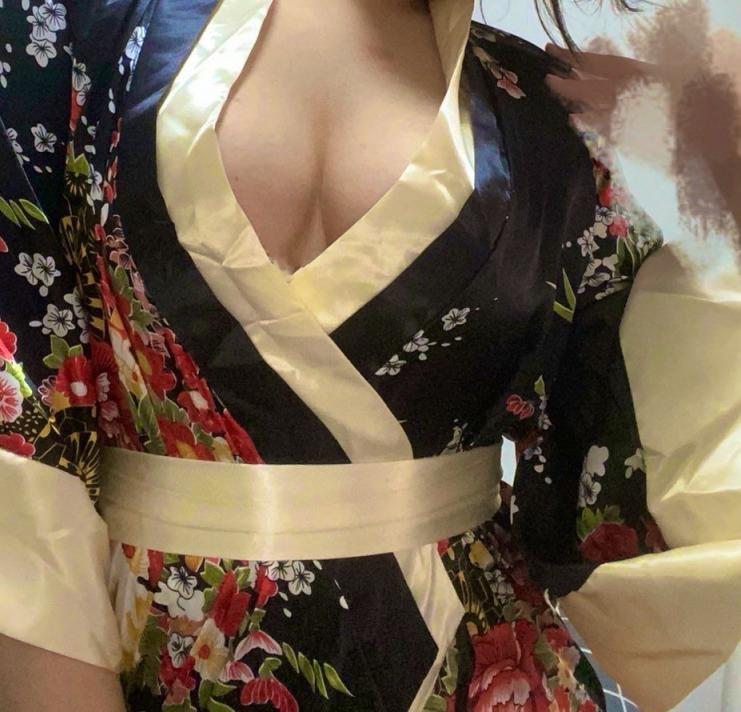 大奶騷母狗