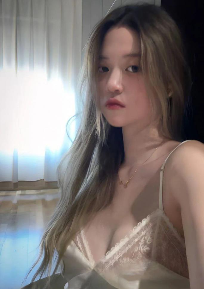如果一個女孩這樣看你，你會喜歡嗎？