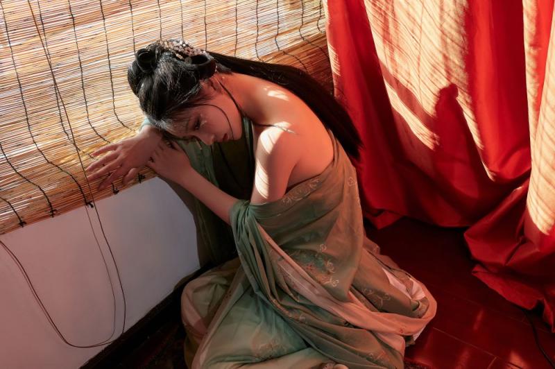 古裝妹子極品圓潤(rùn)的美乳