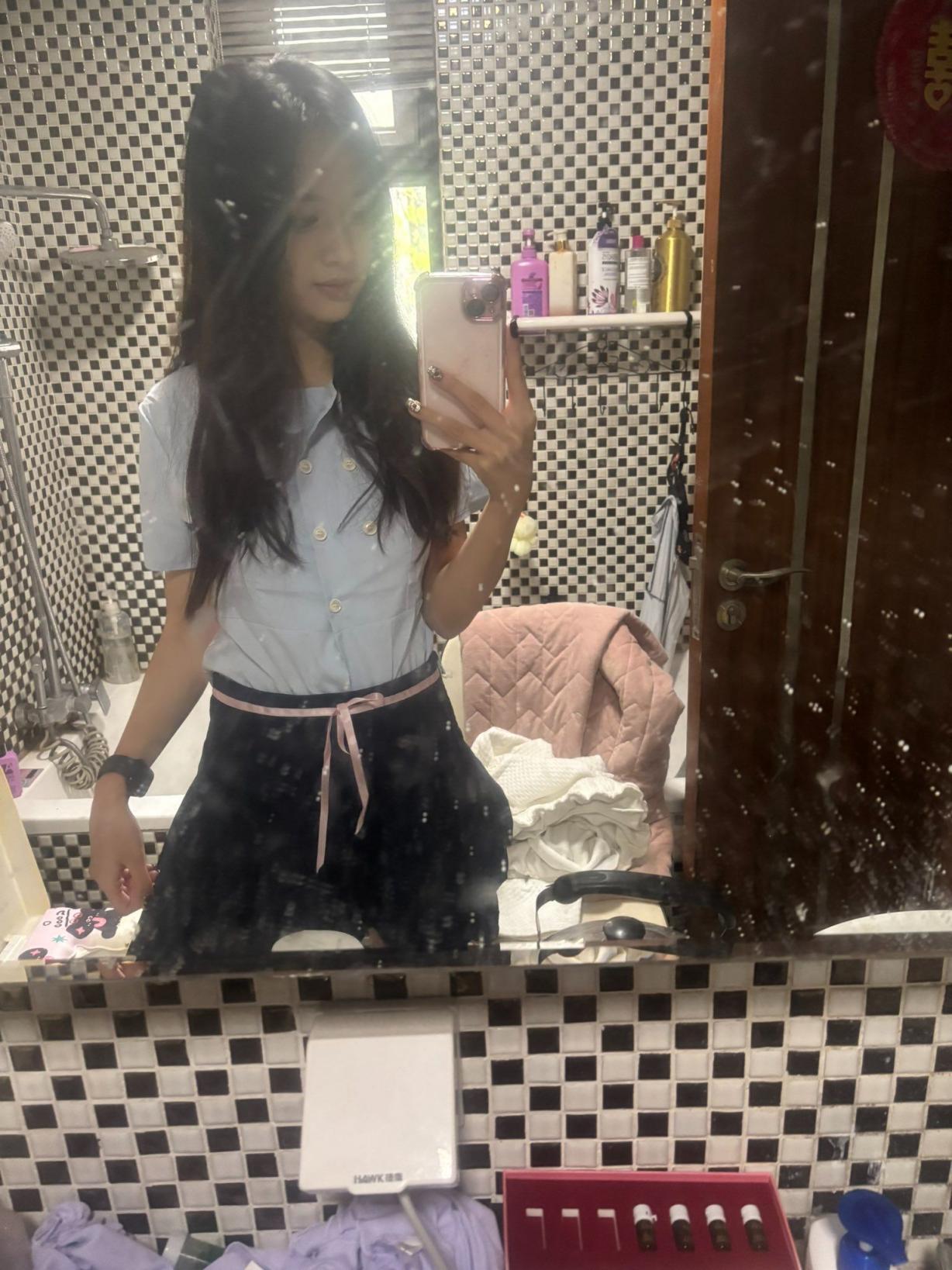 顏值不錯的反差婊[28P]