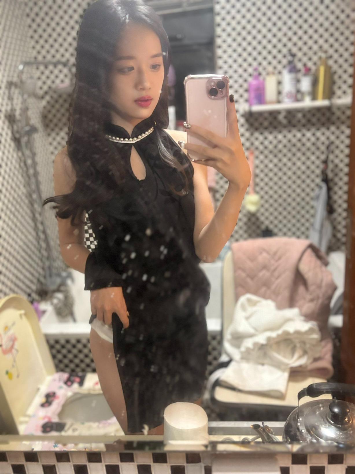 顏值不錯(cuò)的反差婊[28P]