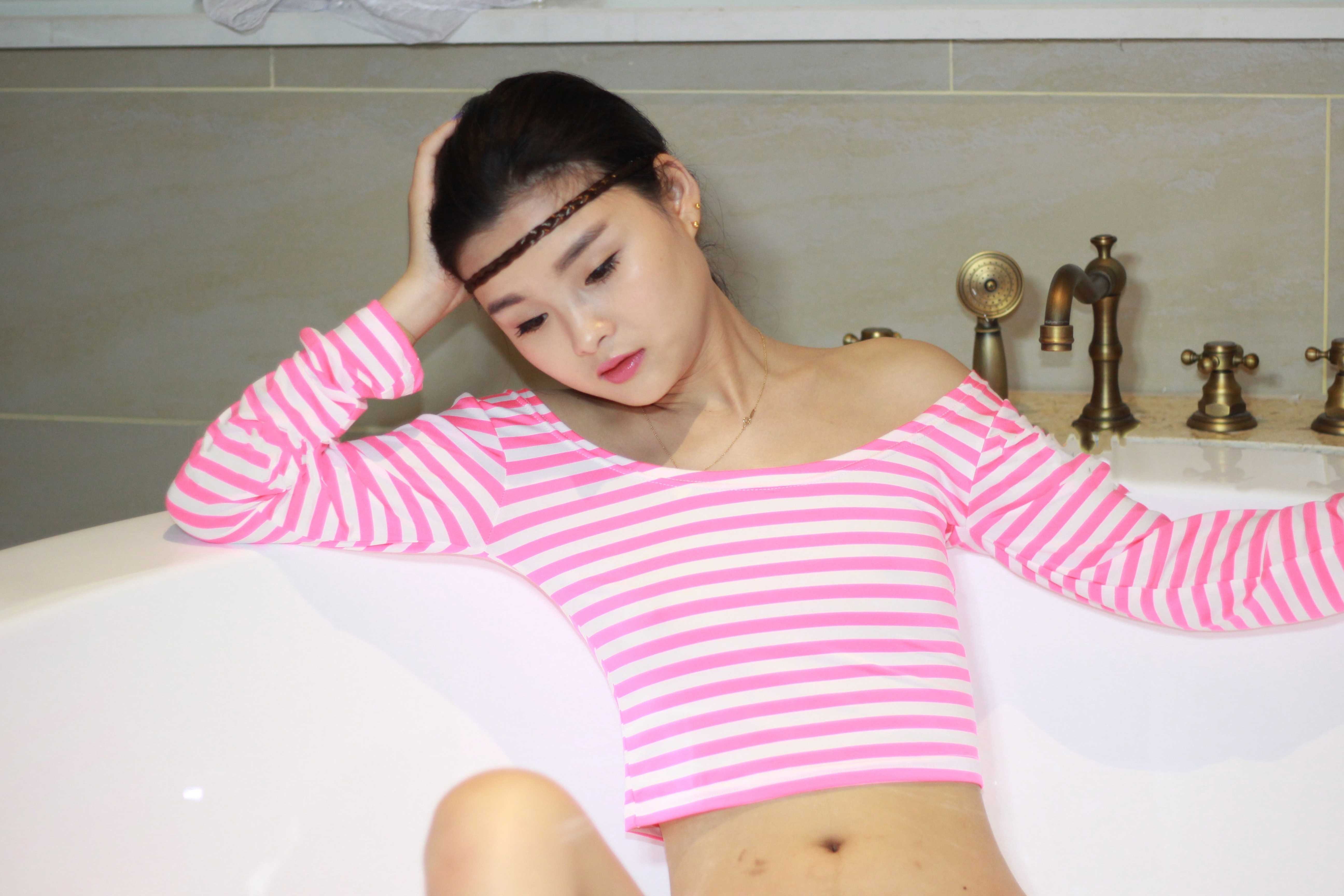 挺俏麗的小妹子
