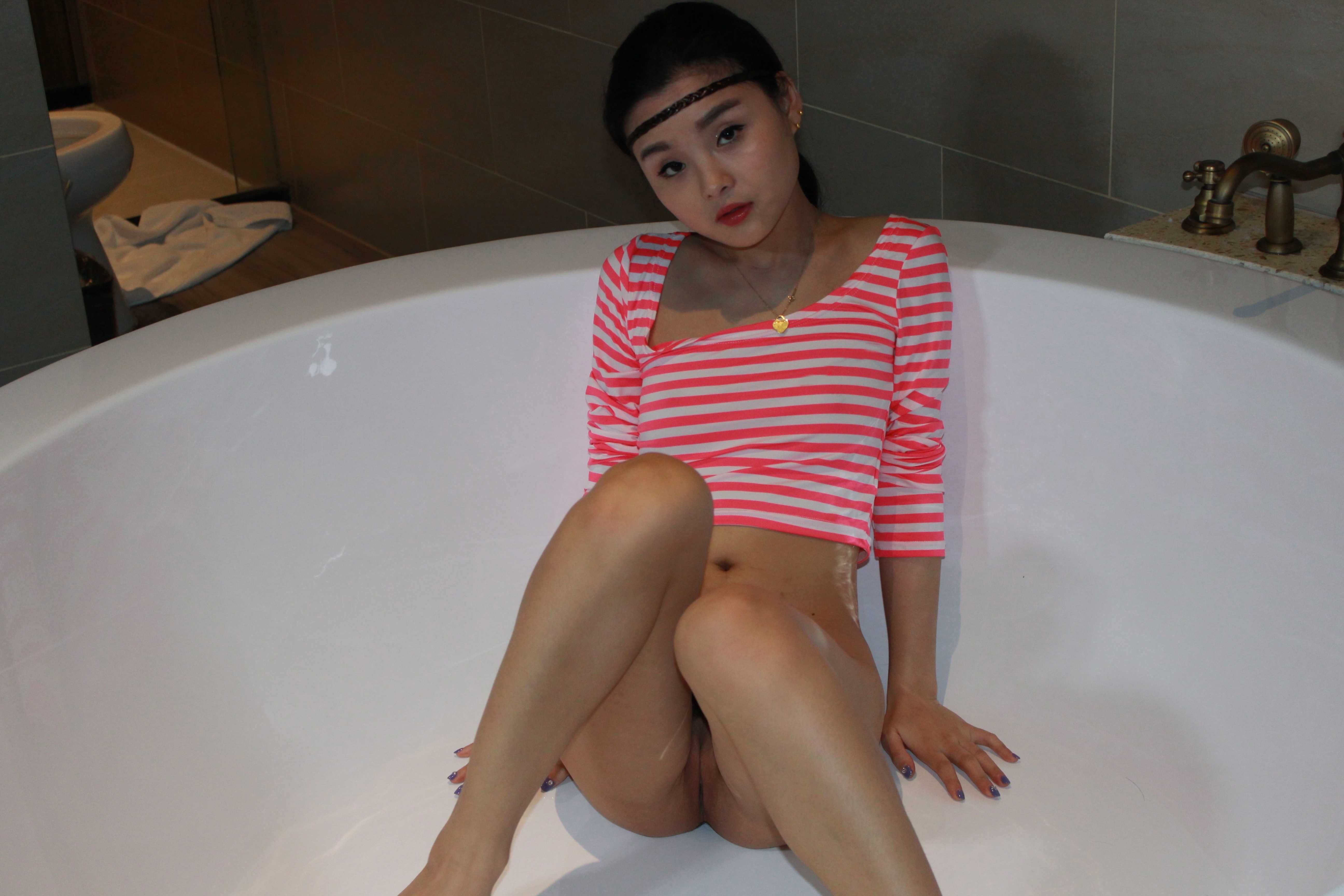 挺俏麗的小妹子