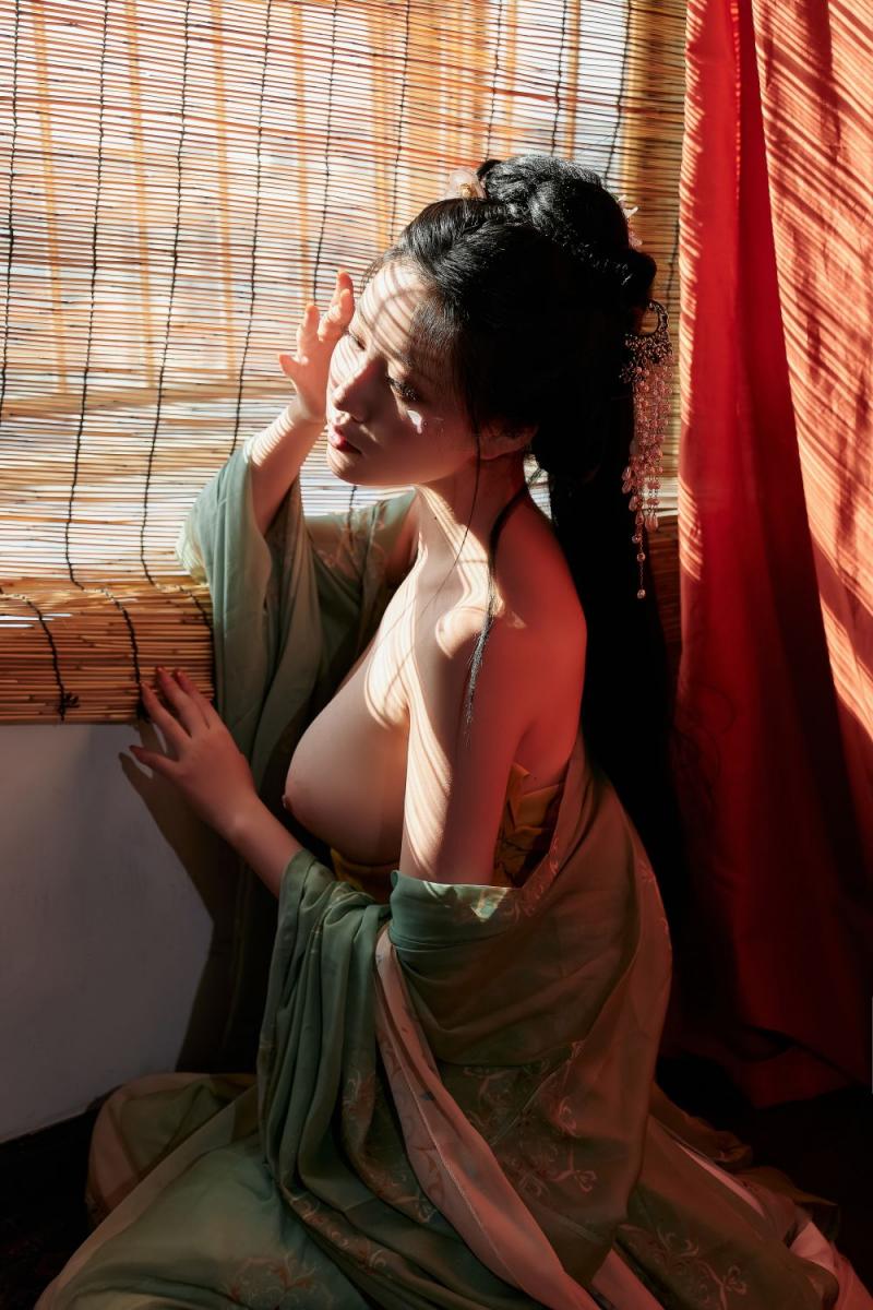 古裝妹子極品圓潤的美乳[39P]