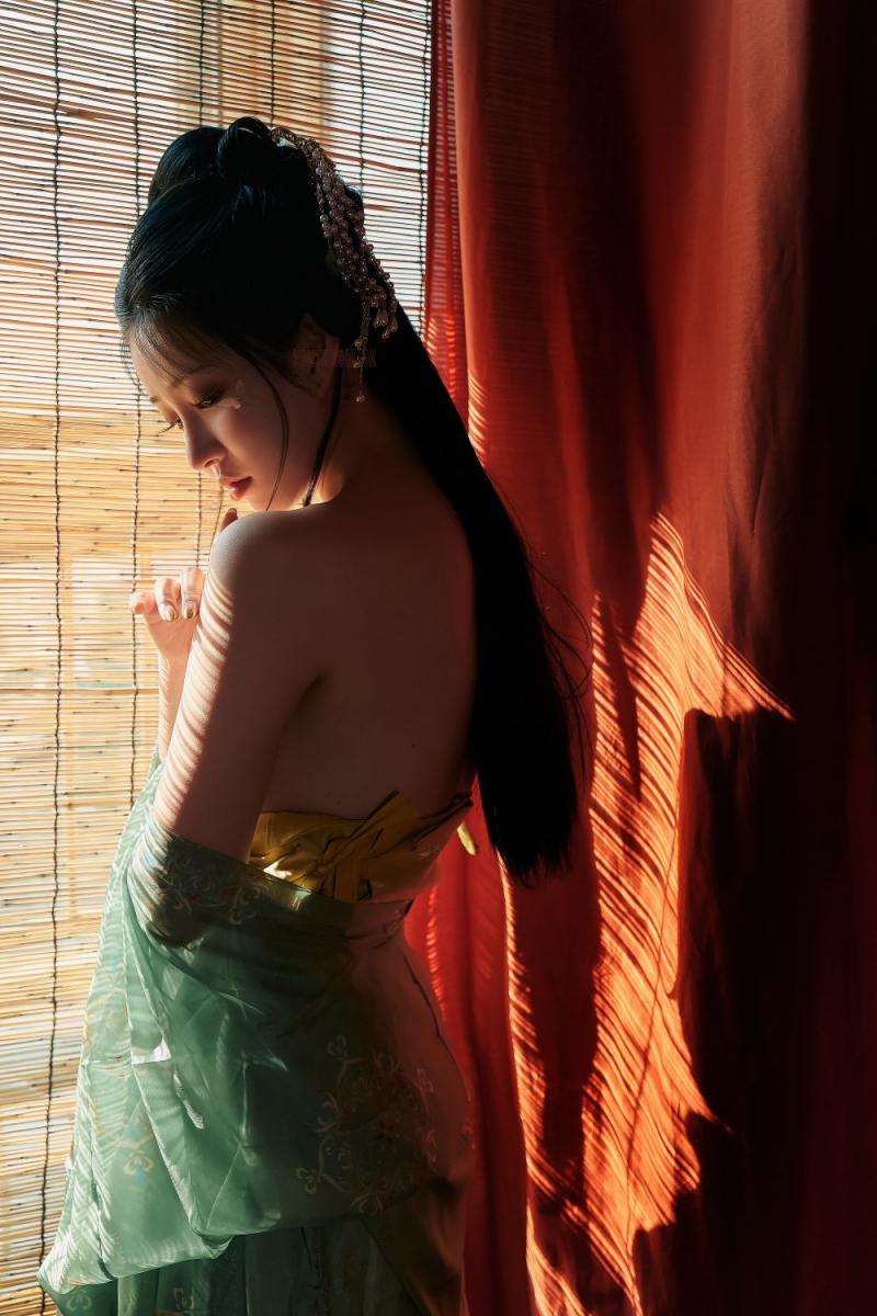古裝妹子極品圓潤的美乳[39P]