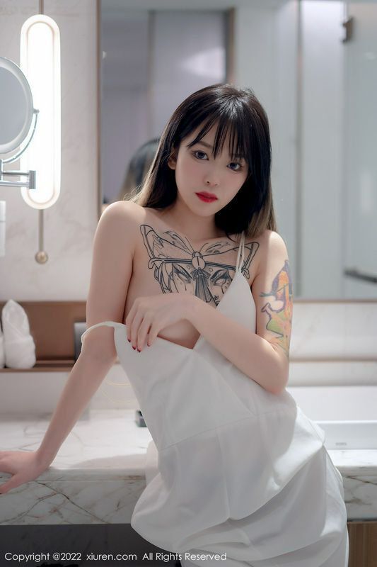 奶瓶. 完整版無水印寫真