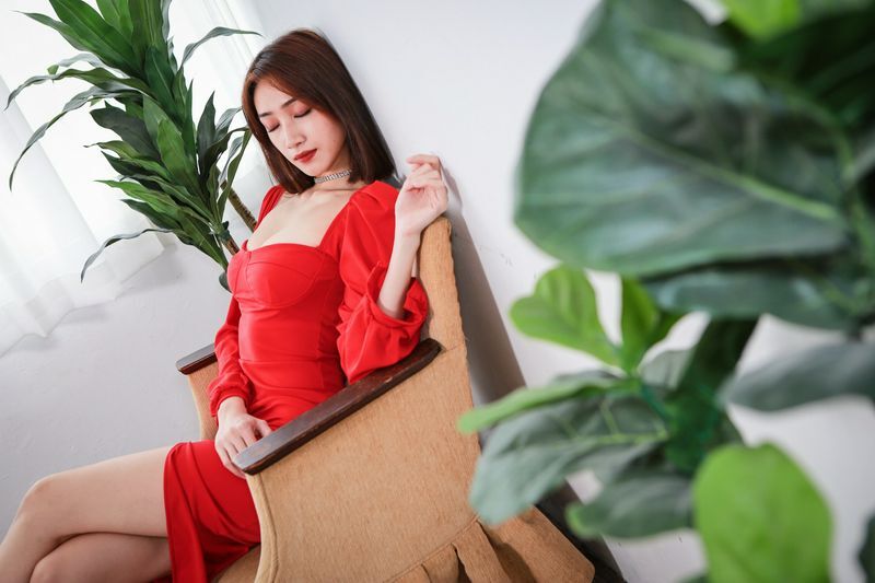 臺模美腿系列長腿美模段璟樂紅色小禮服高跟美腿外拍