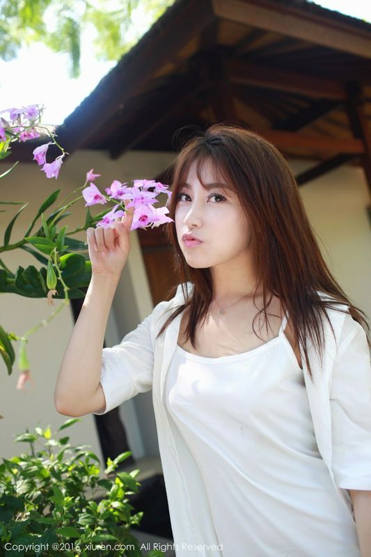 許諾Sabrina性感寫真