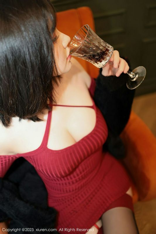 高清寫真圖 桃桃子_ 絲襪美腿