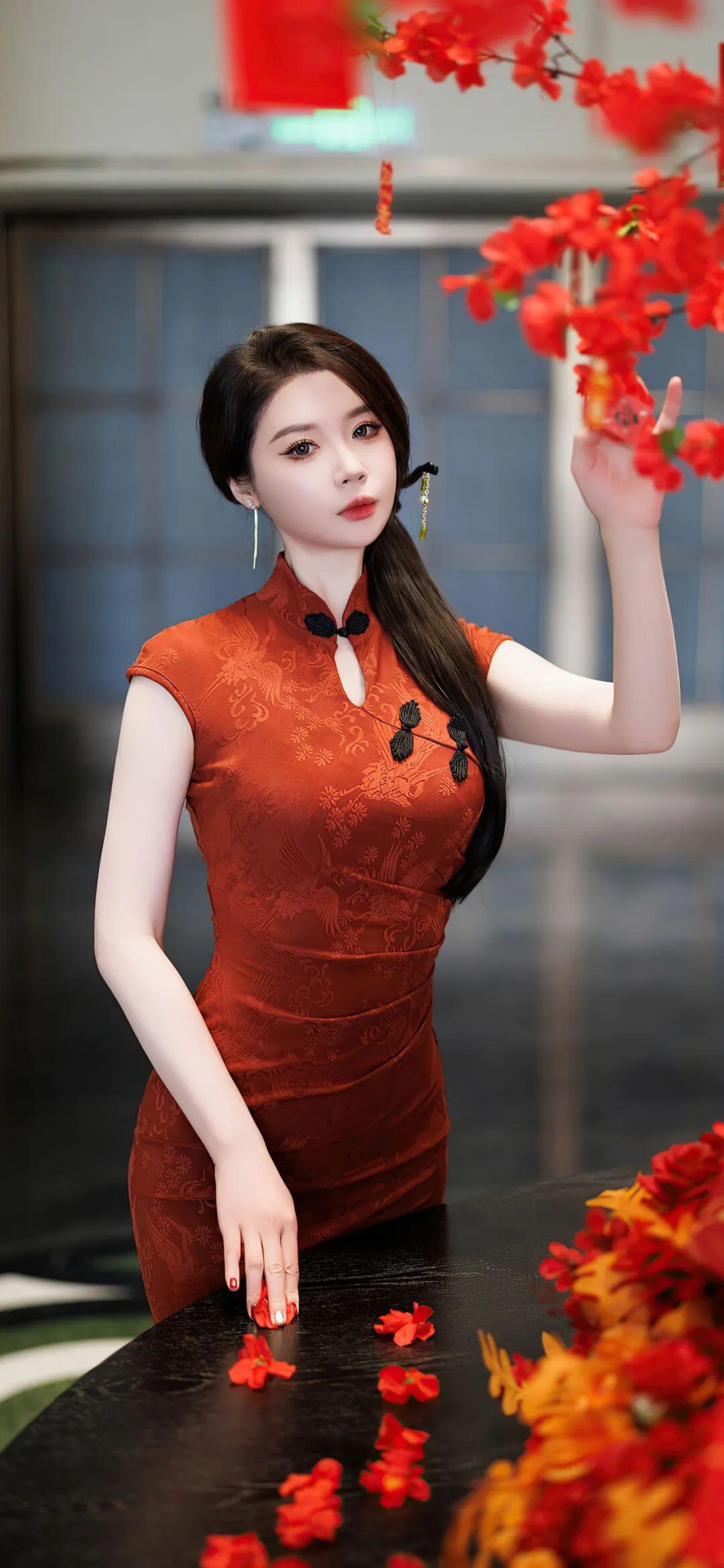 前凸后翹的妹子邀你一起玩