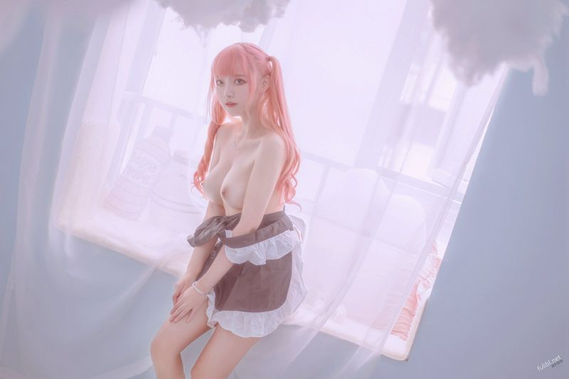 一只云燒緋紅女仆