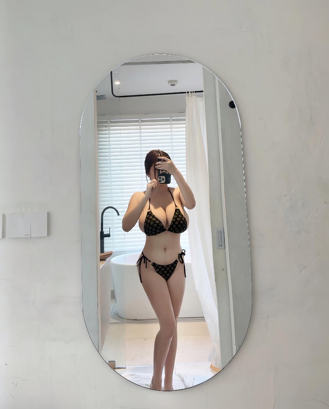 萬千嬌媚美少婦[100P]
