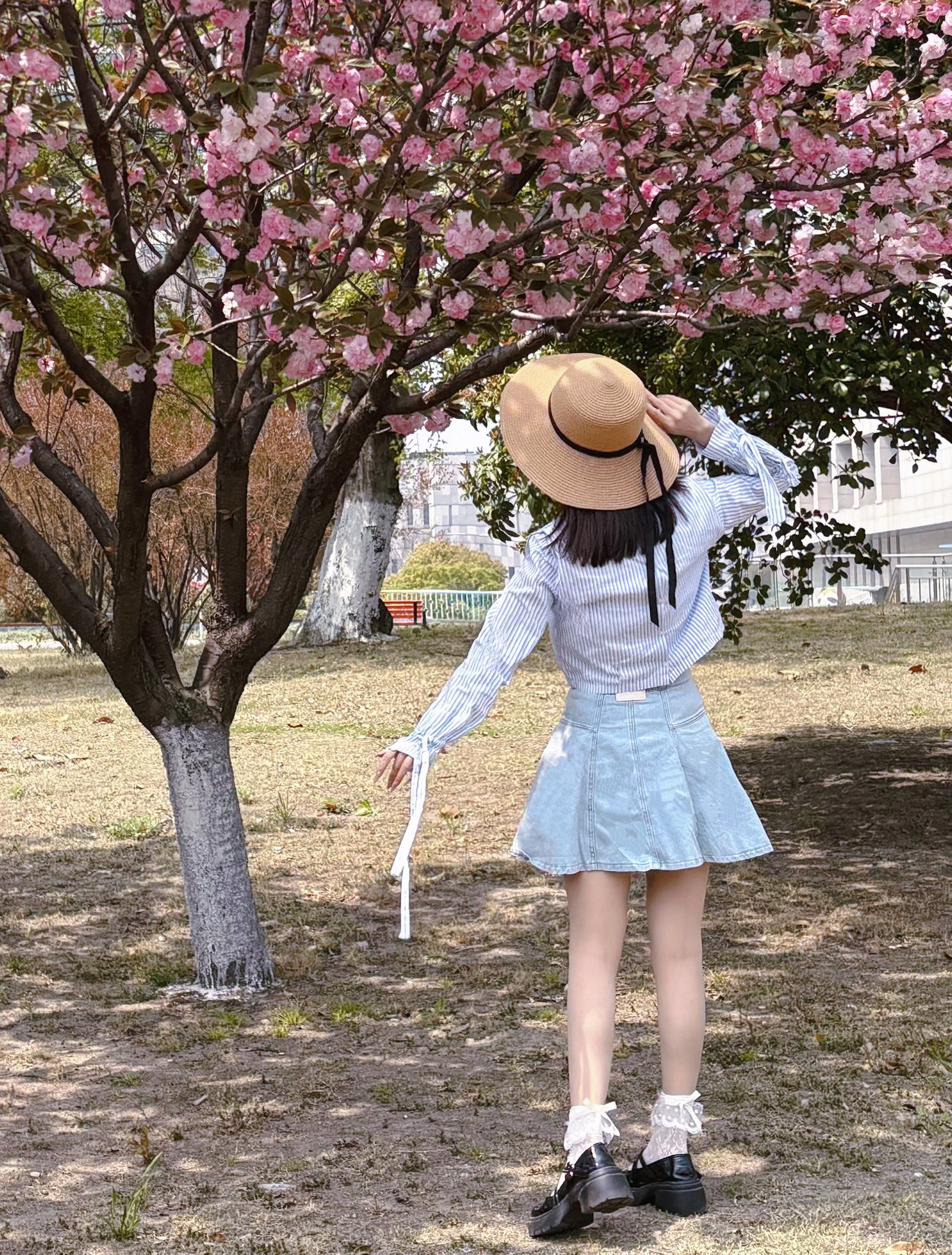 萬千嬌媚美少婦[100P]