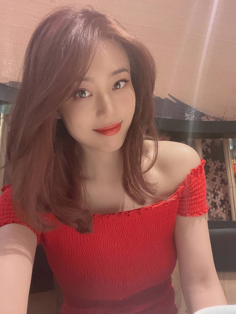 迷人高挑的少婦[28P]