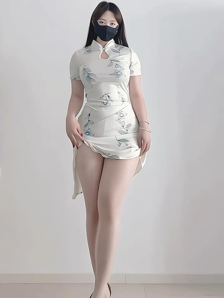 迷人高挑的少婦[28P]