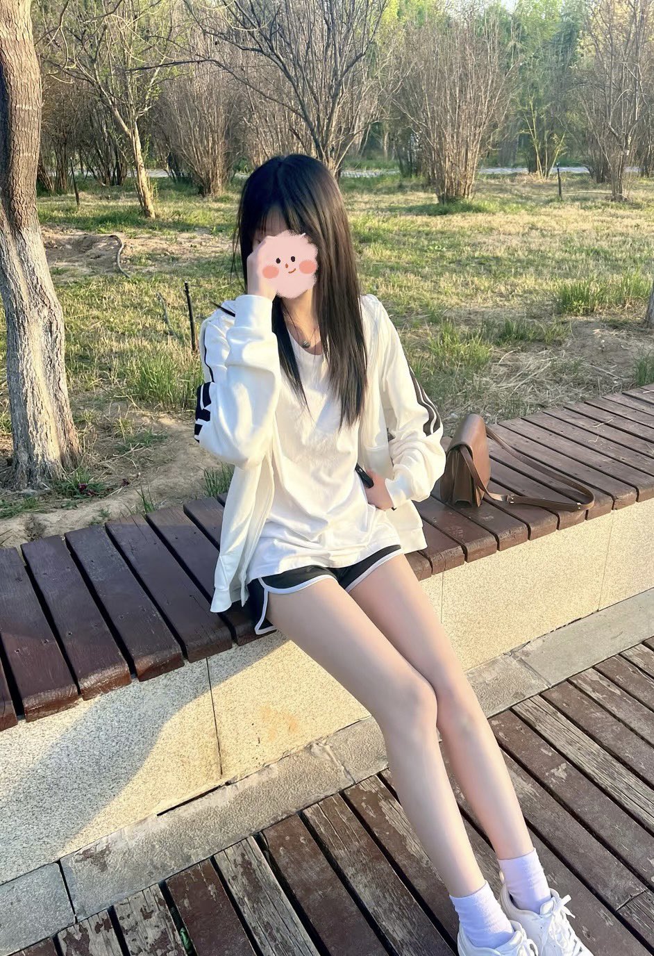 萬千嬌媚美少婦[2025]