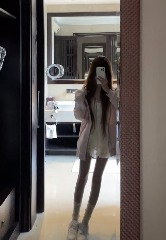 萬千嬌媚美少婦[2025]