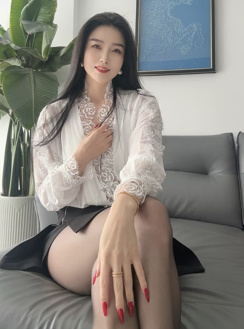 萬千嬌媚美少婦[2025]