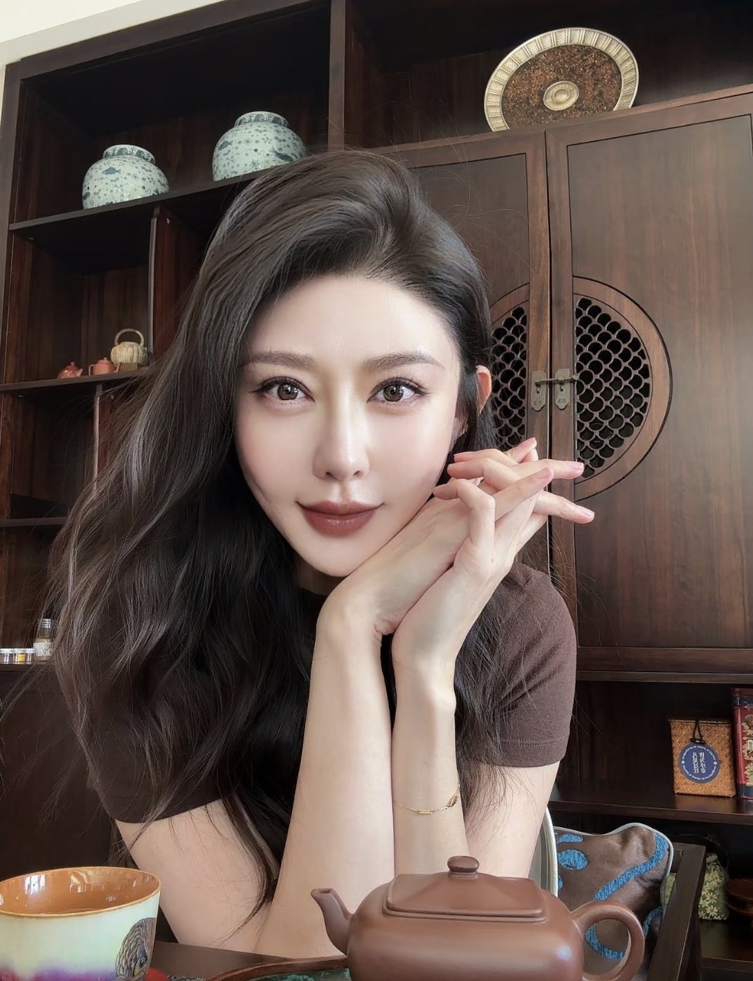 萬千嬌媚美少婦[2025]