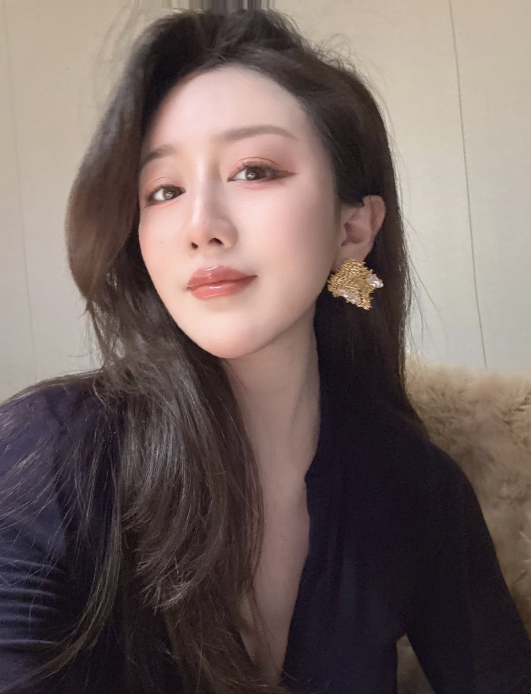 萬千嬌媚美少婦[2025]