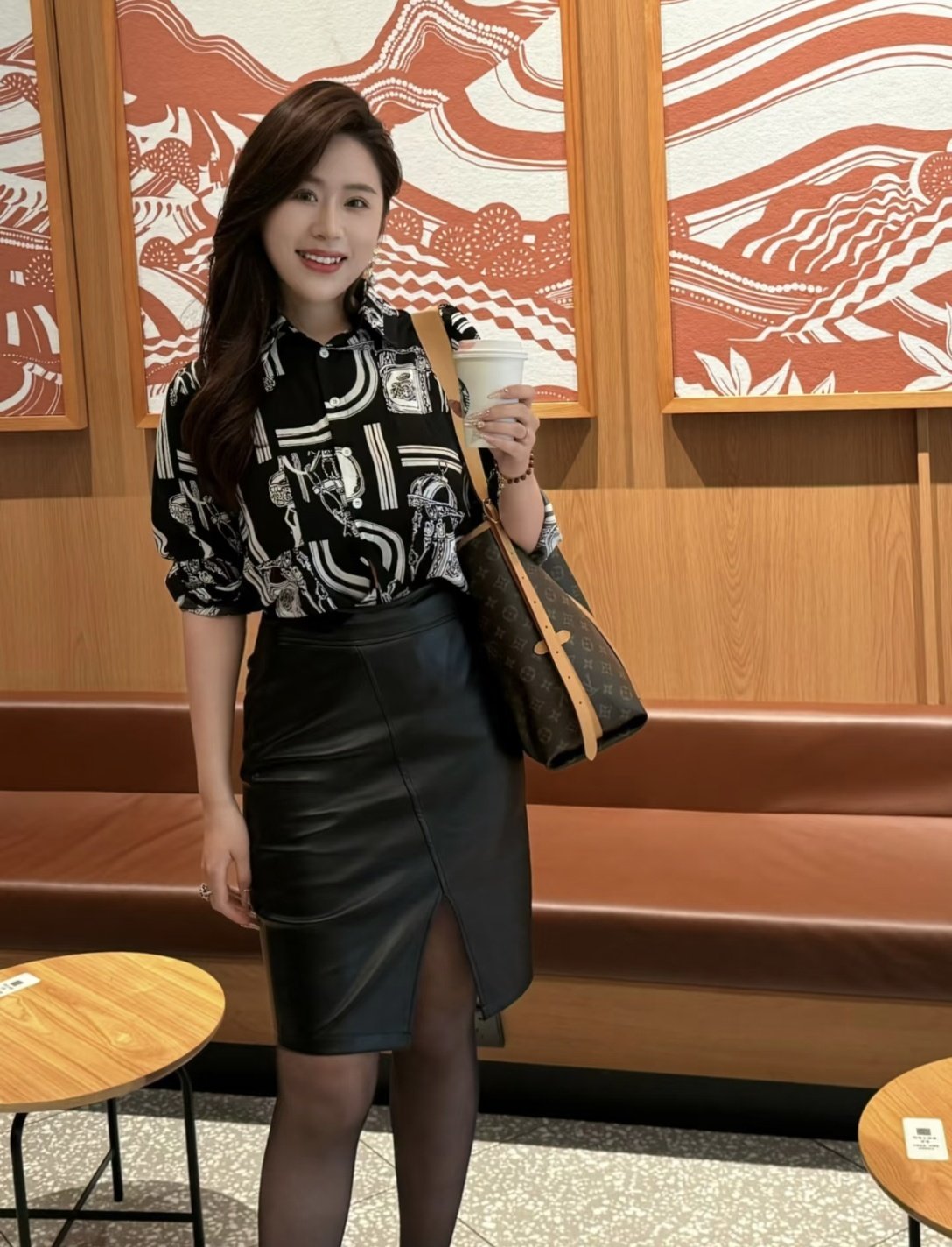 萬千嬌媚美少婦[2025]