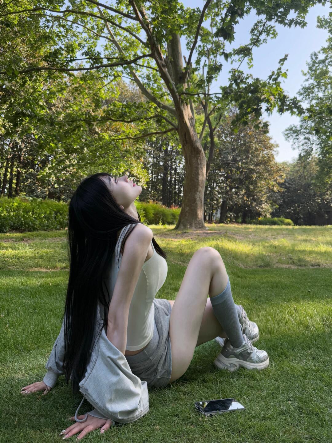 萬千嬌媚美少婦[2025]