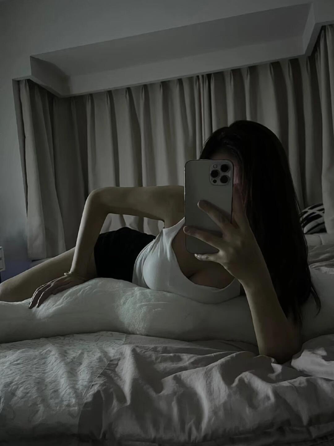 萬千嬌媚美少婦[2025]