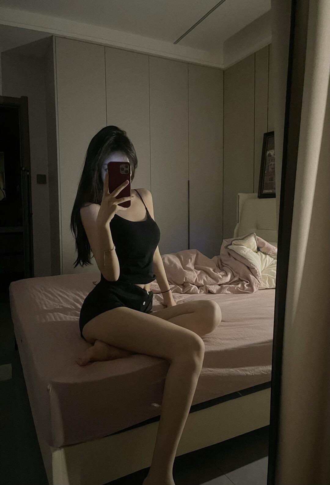 萬千嬌媚美少婦[2025]